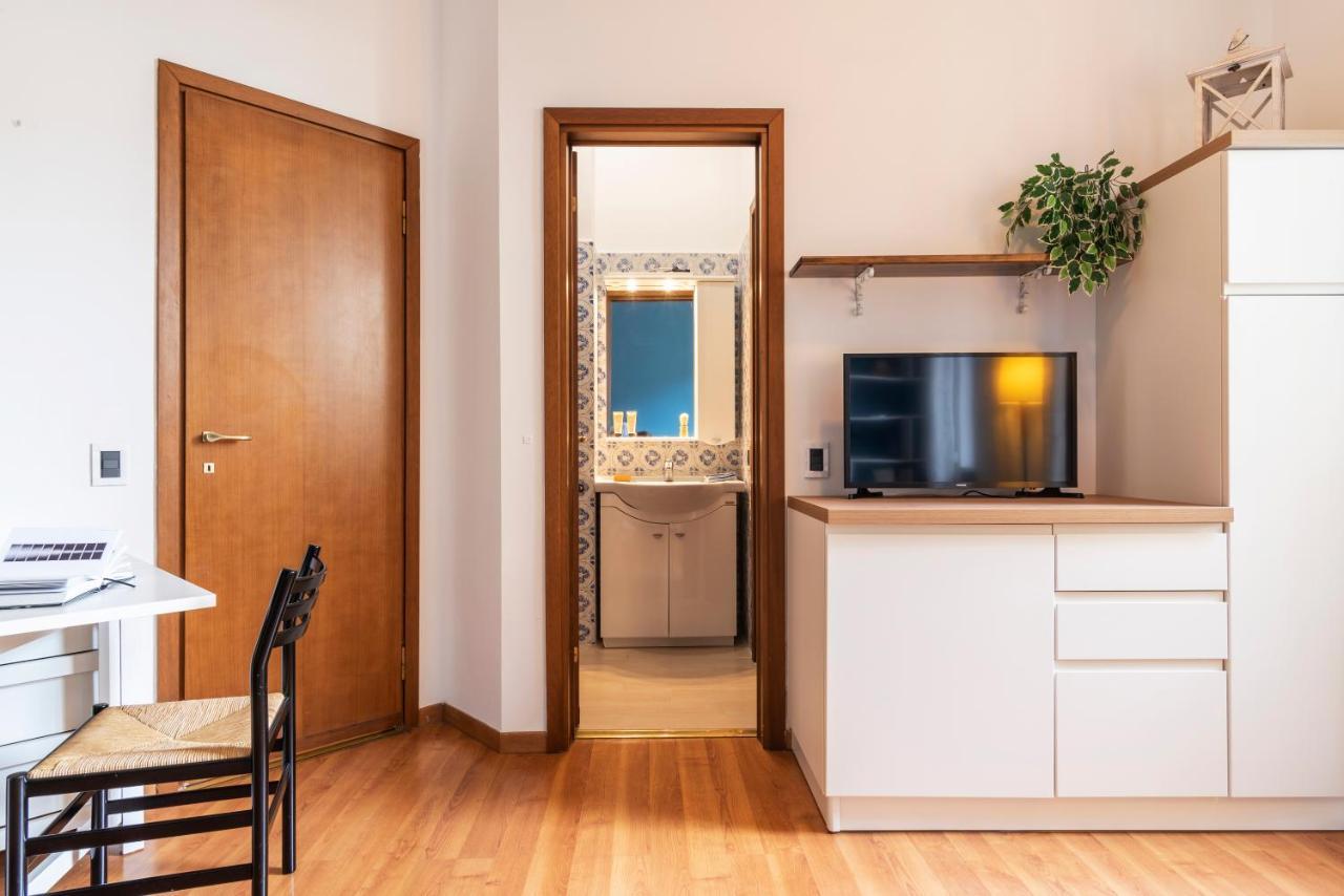 Casa Blu Flexyrent Apartment Wifi - No Ac Милан Экстерьер фото